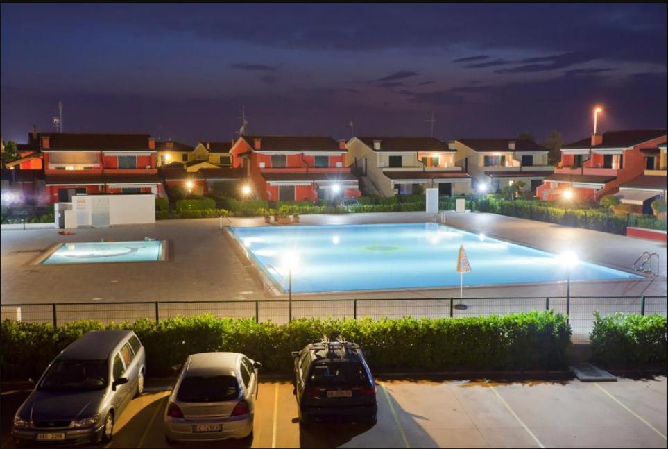 Iris 20 In Posizione Strategica, Indipendente, All'Interno Del Villaggio Dei Fiori Каорле Екстер'єр фото