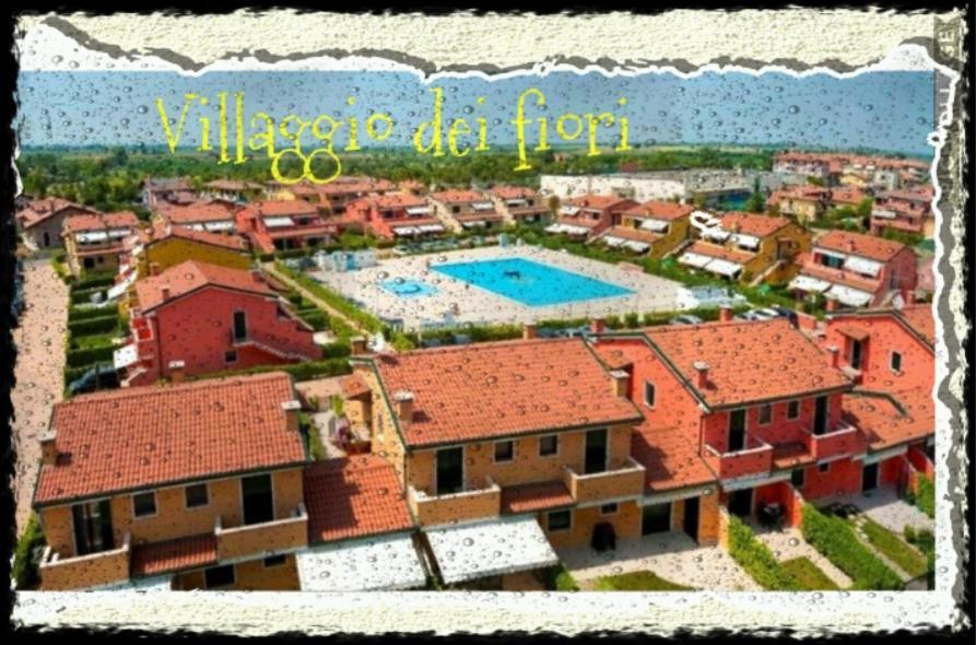 Iris 20 In Posizione Strategica, Indipendente, All'Interno Del Villaggio Dei Fiori Каорле Екстер'єр фото