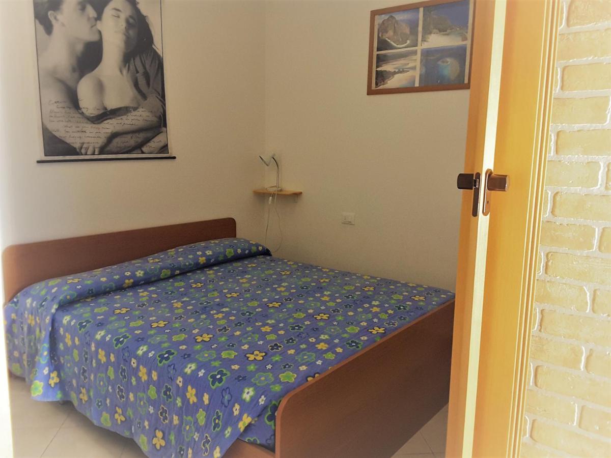 Iris 20 In Posizione Strategica, Indipendente, All'Interno Del Villaggio Dei Fiori Каорле Екстер'єр фото