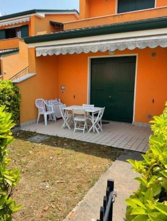 Iris 20 In Posizione Strategica, Indipendente, All'Interno Del Villaggio Dei Fiori Каорле Екстер'єр фото